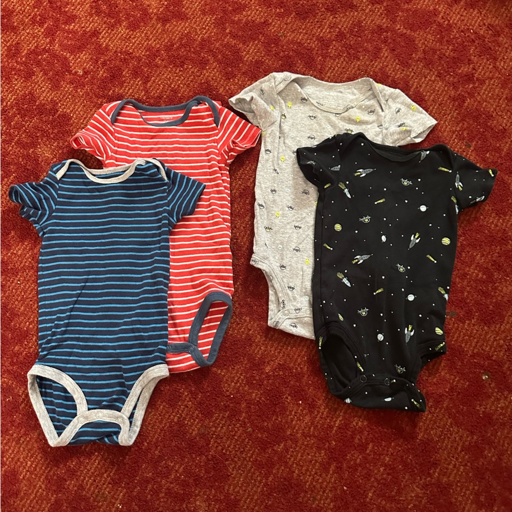 Carters onesies bundle (4) 12 months